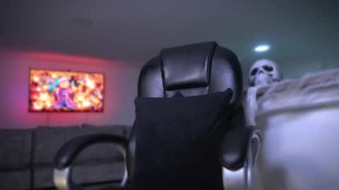 Frank Farrell. Hey remember to give me a thumbs up Ty online show from 10-30-25, 11:16