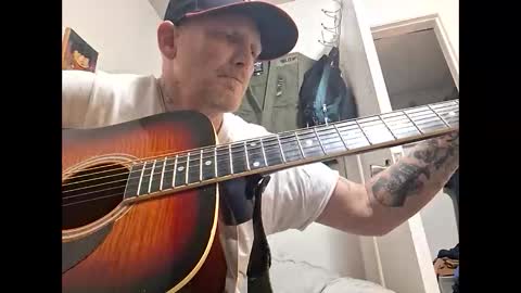 Snapshot of frankieblueeyes30 chatting on 02-16-26, 09:16 Blue eyed tatted Daddy online show from 02-16-26, 09:16