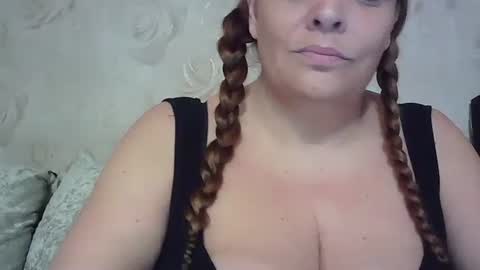 Snapshot of frankieblueyes chatting on 01-15-25, 04:54 British Bbw Frankie online show from 01-15-25, 04:54