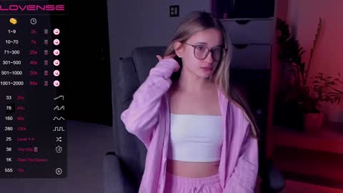 Snapshot of frannpalmer chatting on 01-14-25, 03:47 Frann online show from 01-14-25, 03:47