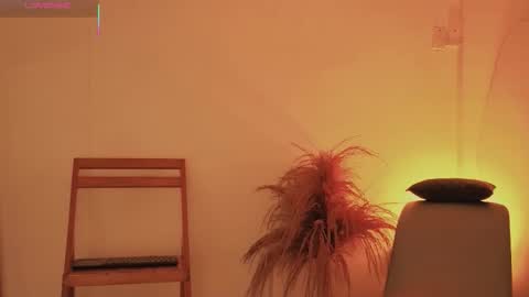 Fransheska online show from 03-25-26, 12:00