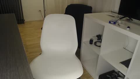 Snapshot of frasalv chatting on 11-29-25, 08:23 francescosal online show from 11-29-25, 08:23