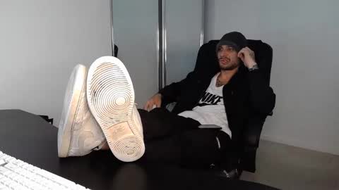 Snapshot of fraser_guilen chatting on 02-04-25, 03:00 Fraser online show from 02-04-25, 03:00