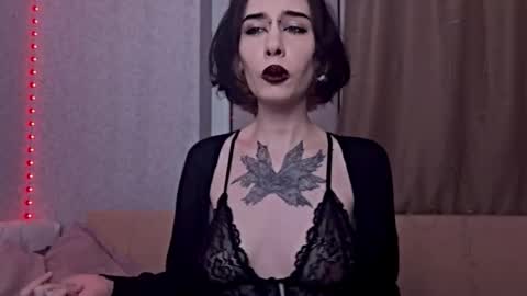 mistress Bastet and  mintcola online show from 11-23-25, 08:08