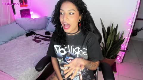 Lia Gomez online show from 01-03-25, 10:08