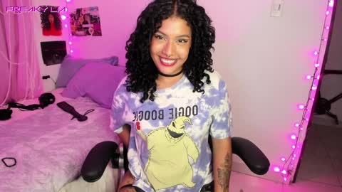 Lia Gomez online show from 01-14-25, 01:15