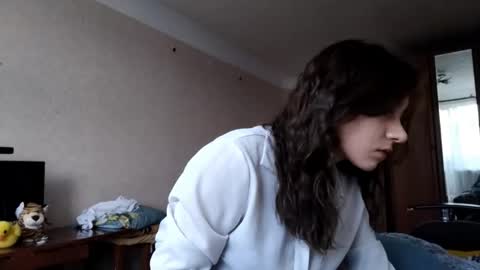 Mia online show from 10-07-25, 08:11