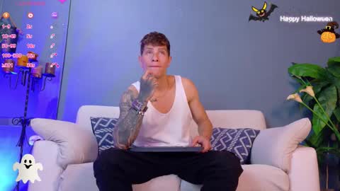 Xavier online show from 10-16-25, 01:17