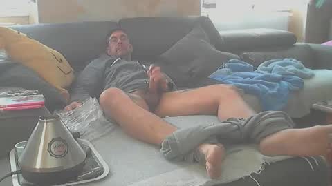 Snapshot of frenchpapalover chatting on 12-03-24, 08:27 frenchpapalover online show from 12-03-24, 08:27