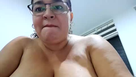 fresa_salvaje11 online show from 10-13-25, 05:18