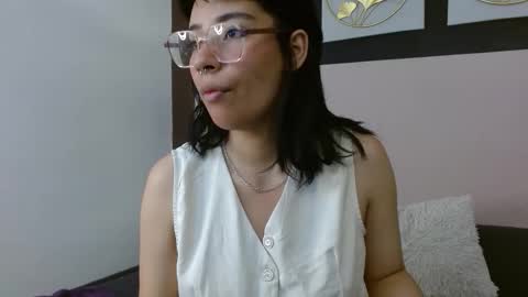 Snapshot of fresaanix chatting on 09-27-25, 11:26 fresaanix online show from 09-27-25, 11:26