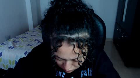 Snapshot of freud_x_louise1 chatting on 01-03-25, 12:08 Louise  online show from 01-03-25, 12:08