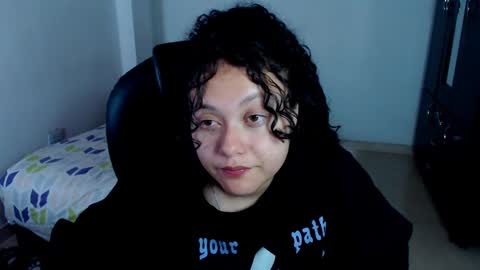 Snapshot of freud_x_louise1 chatting on 01-17-25, 08:24 Louise  online show from 01-17-25, 08:24