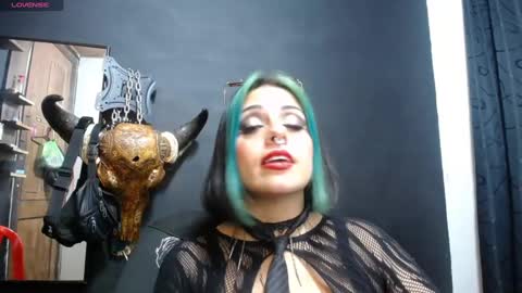 freyaa_sorceress online show from 02-12-25, 04:54