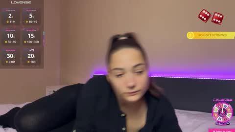 Snapshot of freyaoliver chatting on 10-14-25, 11:22 FreyaOliver online show from 10-14-25, 11:22