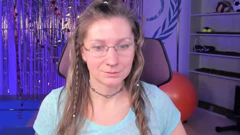 Snapshot of fridatander chatting on 02-24-25, 06:26 Frida Tander online show from 02-24-25, 06:26