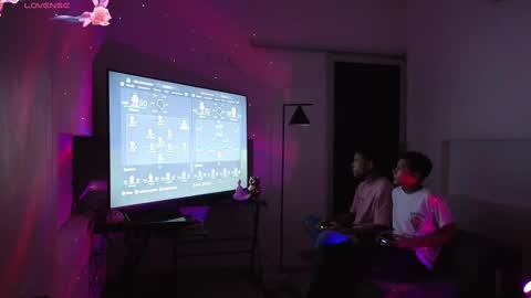 Snapshot of friendsbi_sextape chatting on 12-26-24, 07:56 Bella Fran Steven and Pepe online show from 12-26-24, 07:56