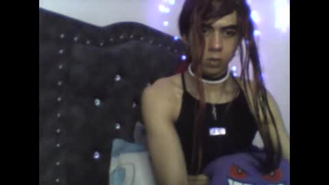 Snapshot of friqui_sex chatting on 12-16-25, 06:07 friqui_sex online show from 12-16-25, 06:07