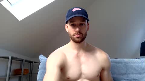 frozenyoga online show from 09-26-25, 08:40