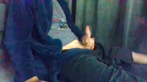 Snapshot of fuckbeatb chatting on 10-15-25, 11:27 fuckbeatb online show from 10-15-25, 11:27