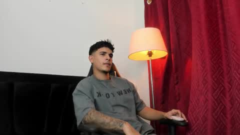 Snapshot of fuckboyca chatting on 09-26-25, 04:05 fuckboyca online show from 09-26-25, 04:05