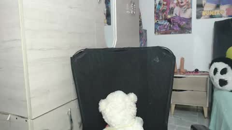 Mia and Gary  online show from 11-13-25, 01:48