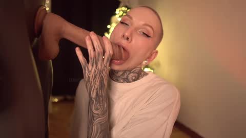 Snapshot of fuckingtoy_ chatting on 12-22-24, 02:16 Eva         all my links   online show from 12-22-24, 02:16