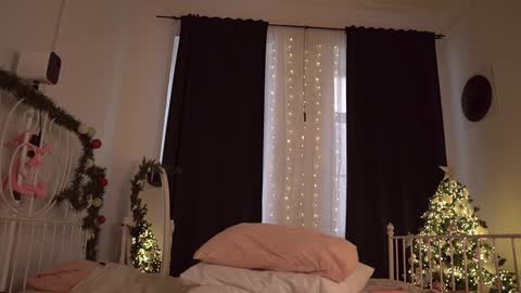 Snapshot of fuckingtoy_ chatting on 01-11-25, 12:18 Eva         all my links   online show from 01-11-25, 12:18