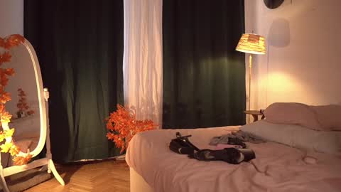 Snapshot of fuckingtoy_ chatting on 10-17-25, 02:08 Eva         all my links   online show from 10-17-25, 02:08