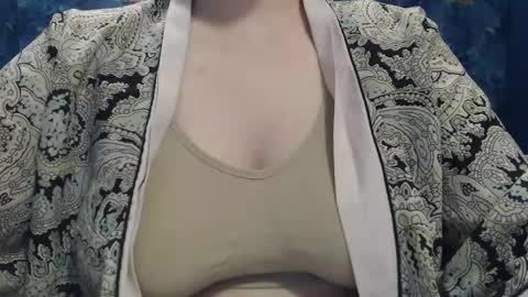 Snapshot of fun_expa chatting on 01-08-25, 02:03 Sola online show from 01-08-25, 02:03