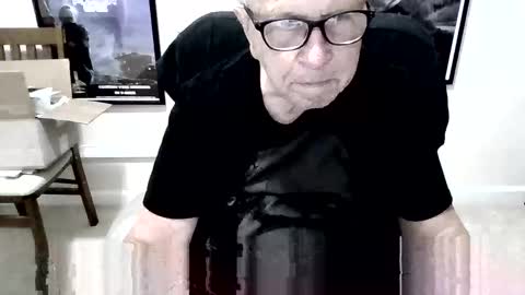 Snapshot of funclemike chatting on 10-09-25, 06:17 funclemike online show from 10-09-25, 06:17