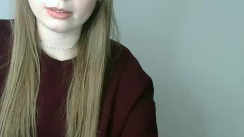 Snapshot of funemma000 chatting on 11-27-25, 12:18 Emma online show from 11-27-25, 12:18