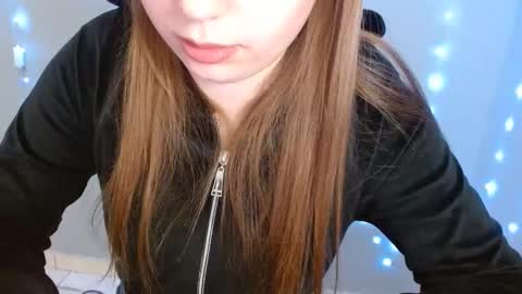 Snapshot of funemma000 chatting on 02-20-26, 07:21 Emma online show from 02-20-26, 07:21