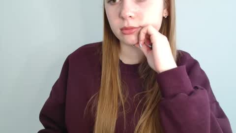 Snapshot of funemma000 chatting on 02-26-26, 07:40 Emma online show from 02-26-26, 07:40