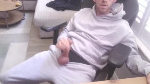 Snapshot of funkybits chatting on 11-12-25, 12:38 funkybits online show from 11-12-25, 12:38