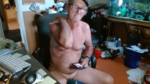 Snapshot of funmike2000 chatting on 07-05-26, 01:18 mike online show from 07-05-26, 01:18