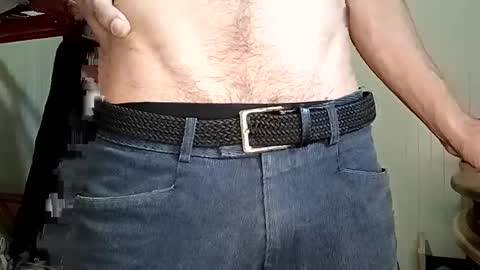 Italian men online show from 04-19-26, 08:02