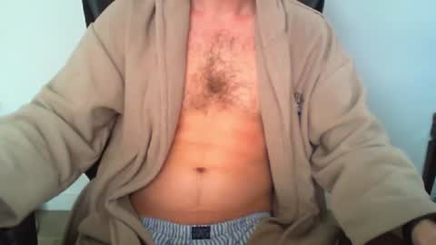 Snapshot of funnyeucouple chatting on 06-15-26, 10:17 YWhiteNiceMan online show from 06-15-26, 10:17