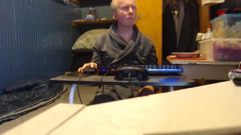 Snapshot of furosz chatting on 01-26-25, 05:44 furosz online show from 01-26-25, 05:44