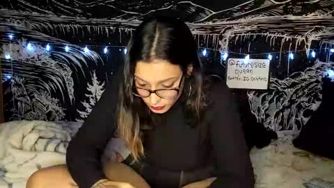 futuresizequeen online show from 11-29-25, 03:09