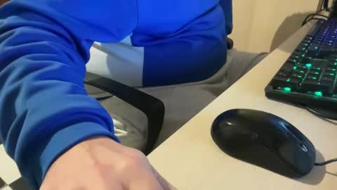 Snapshot of fuzitzu2 chatting on 02-11-25, 10:15 fuzitzu2 online show from 02-11-25, 10:15