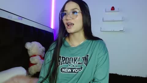 Victoria online show from 03-04-25, 07:54