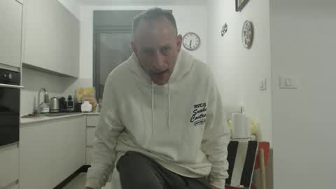 Snapshot of g10303 chatting on 03-01-26, 04:36 g103031910303 online show from 03-01-26, 04:36