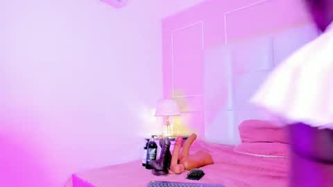 Snapshot of gabbiie_carterr chatting on 03-08-25, 01:25 Gabie online show from 03-08-25, 01:25