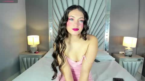 Snapshot of gabbybale chatting on 09-21-25, 11:56 Gabbybale  online show from 09-21-25, 11:56