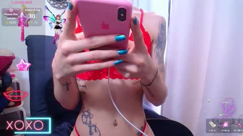 Snapshot of gabbyhills_ chatting on 09-26-25, 07:29  Gabby  online show from 09-26-25, 07:29