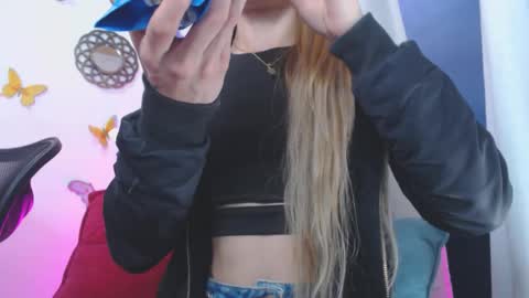 Snapshot of gabbyhills_ chatting on 10-15-25, 10:37  Gabby  online show from 10-15-25, 10:37