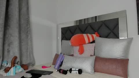   Instagram soygabi g   online show from 03-01-25, 04:37