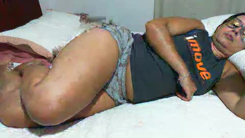 Snapshot of gabibrasil chatting on 01-14-26, 10:47 gaby layla online show from 01-14-26, 10:47