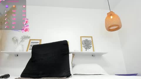 Snapshot of gabriela_1x chatting on 02-25-25, 12:24 Gabriela. online show from 02-25-25, 12:24
